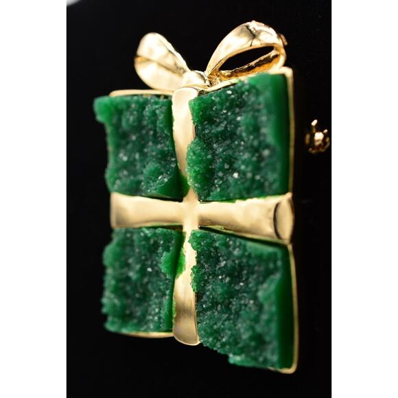 Vintage Christmas Present Pin Brooch Crystal Geode Gift Box Gold Green BinAQ - Picture 4 of 12